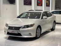 Lexus
              ES